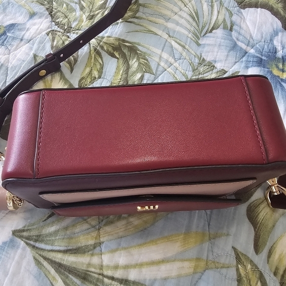 MICHAEL KORS SMALL TRI-COLOR LEATHER CAMERA BAG - Picture 14 of 15